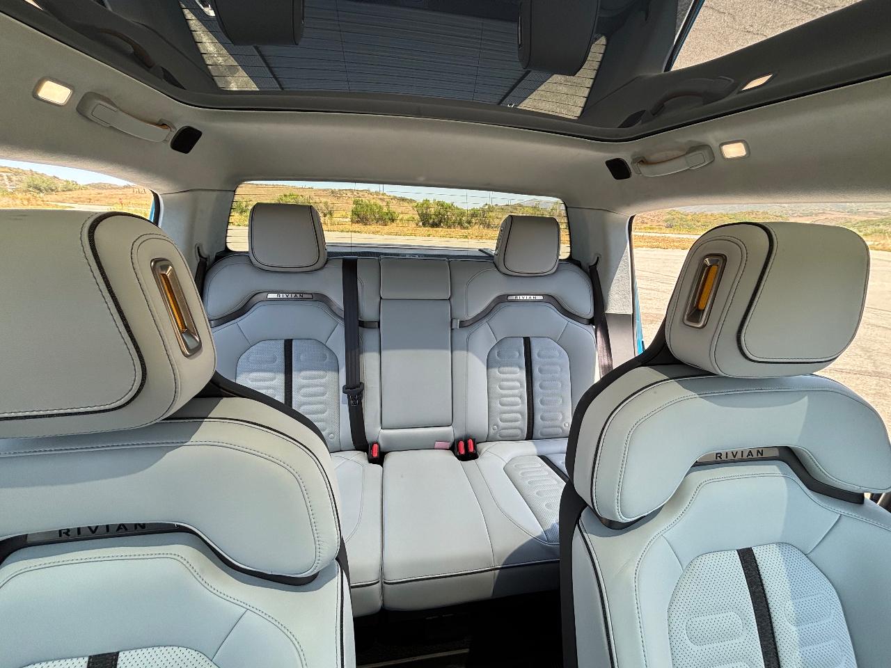 2022 Rivian R1T ADVENTURE PACKAGE — фото 8