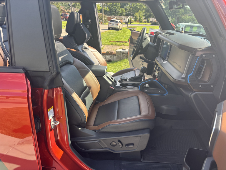 صورة 4 لـ 2022 FORD BRONCO OUTER BANKS