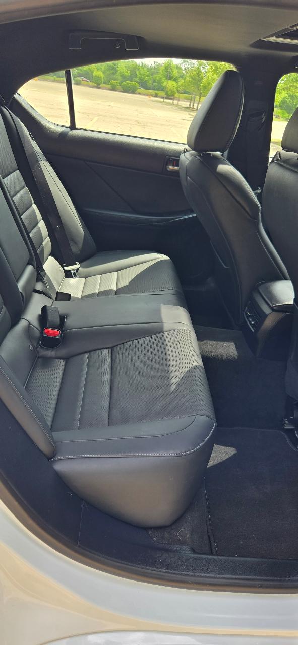 صورة مصغرة 18 لـ 2024 Lexus IS 500 F SPORT PERFORMANCE PREMIUM