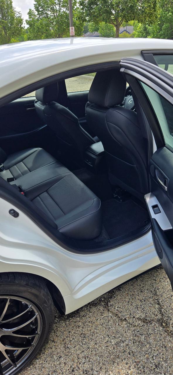 صورة مصغرة 17 لـ 2024 Lexus IS 500 F SPORT PERFORMANCE PREMIUM