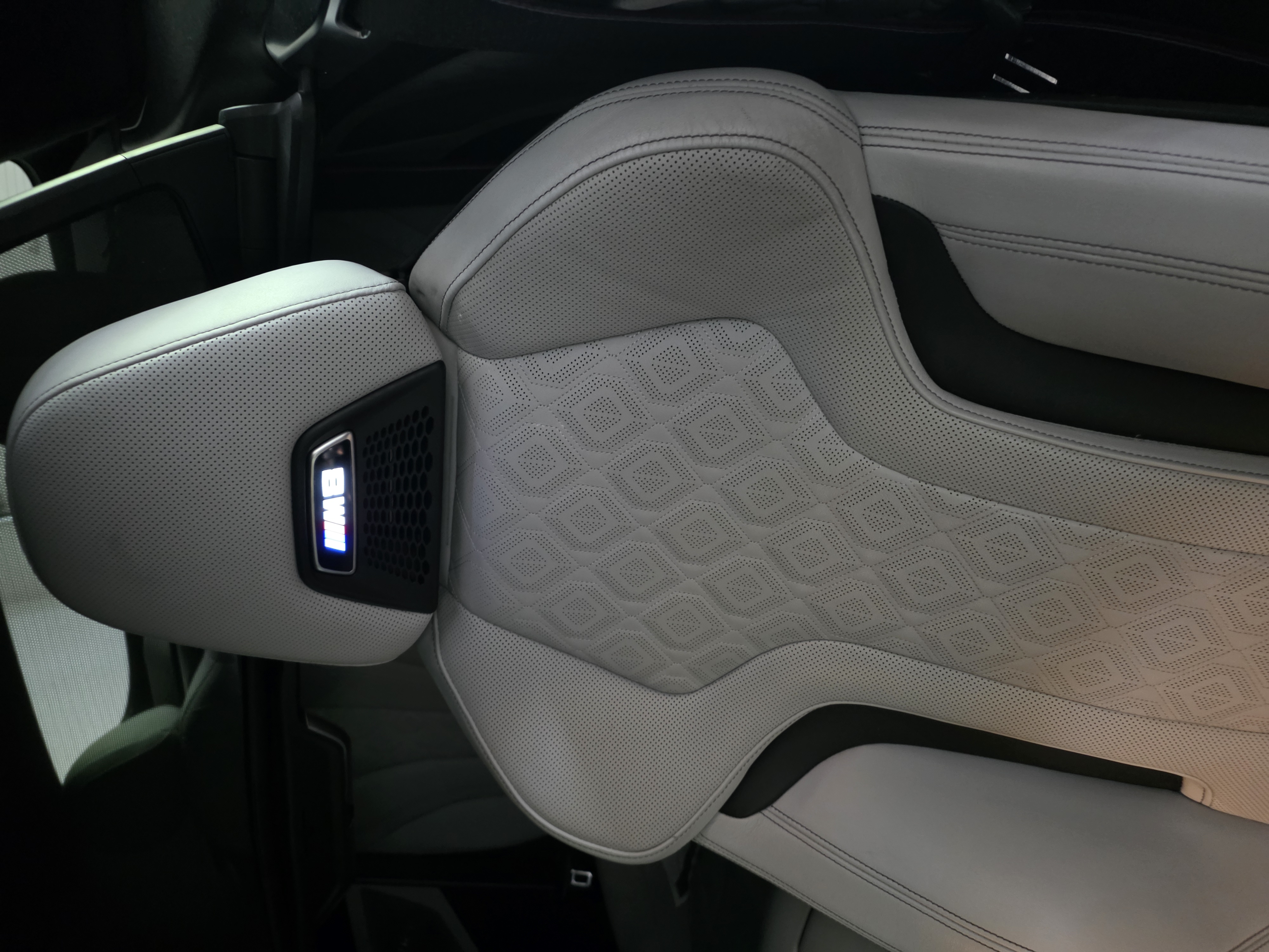 صورة 9 لـ 2022 BMW M8 COMPETITION