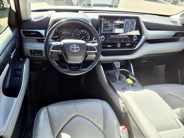 2021 Toyota HIGHLANDER PLATINUM — миниатюра 13