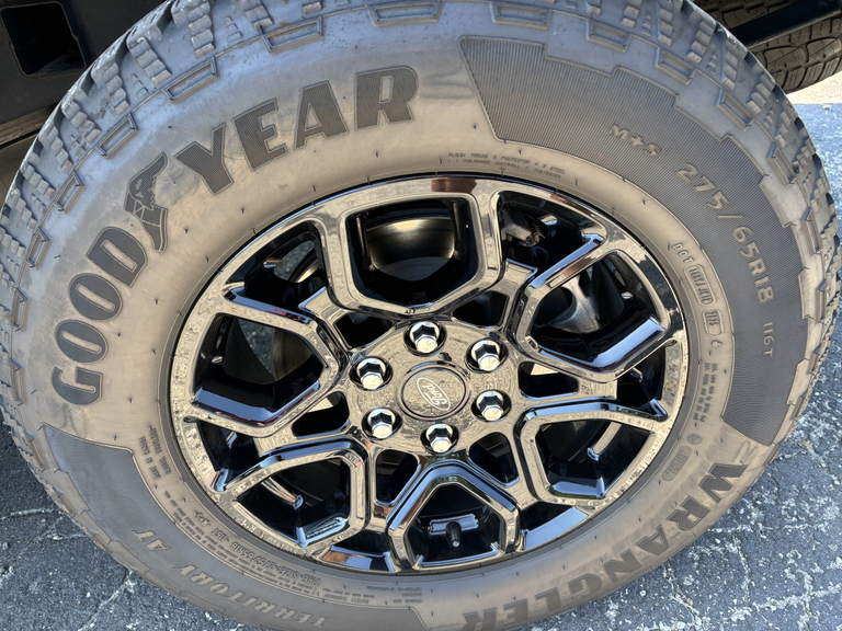 صورة 9 لـ 2025 FORD F-150 STX