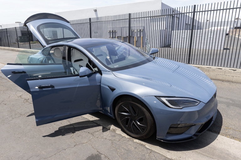 TESLA MODEL S PLAID - 9