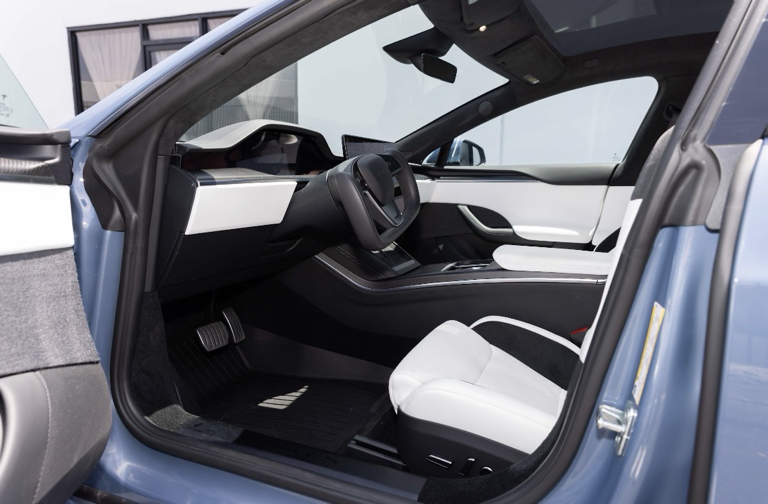 TESLA MODEL S PLAID - 7
