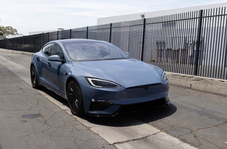 TESLA MODEL S PLAID - 1