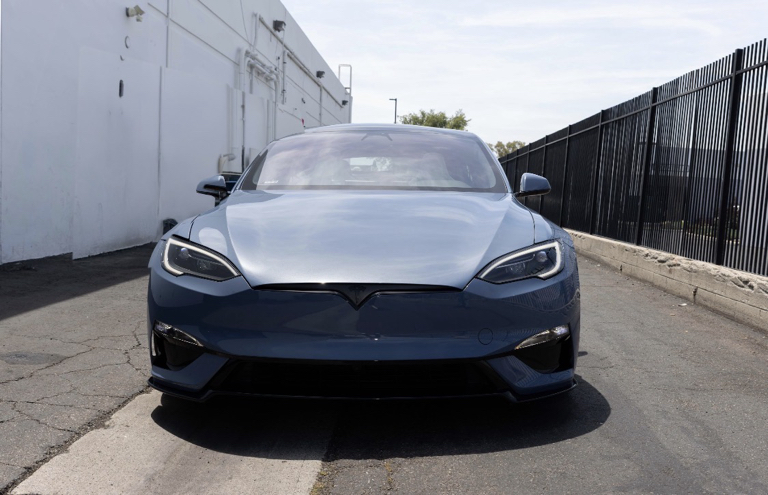TESLA MODEL S PLAID - 2