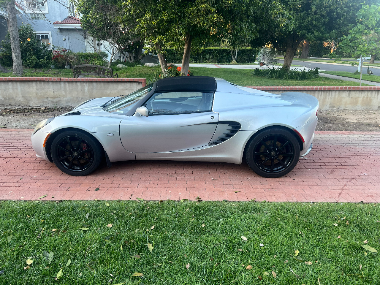 Lotus Elise main image