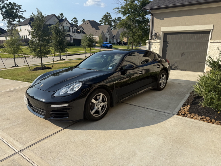 Porsche Panamera main image