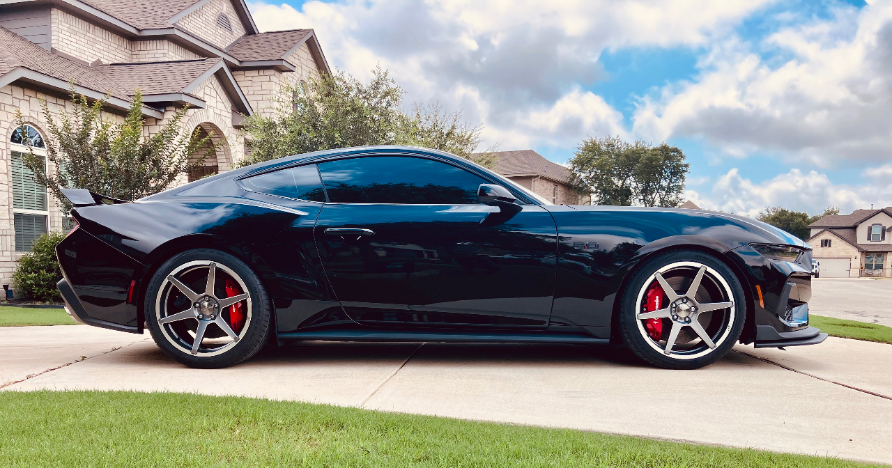 صورة 6 لـ 2025 FORD MUSTANG GT PREMIUM