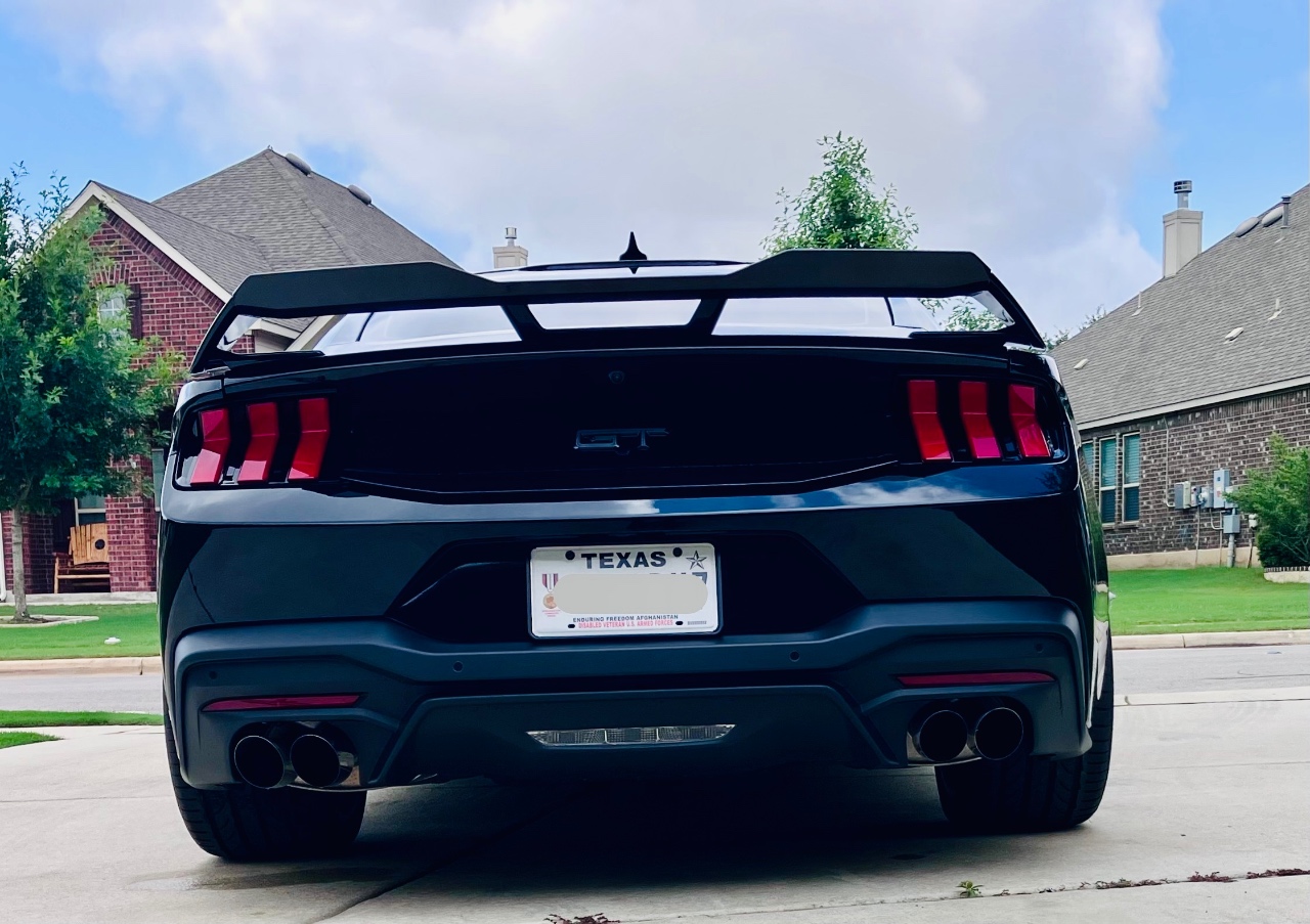 صورة 3 لـ 2025 FORD MUSTANG GT PREMIUM