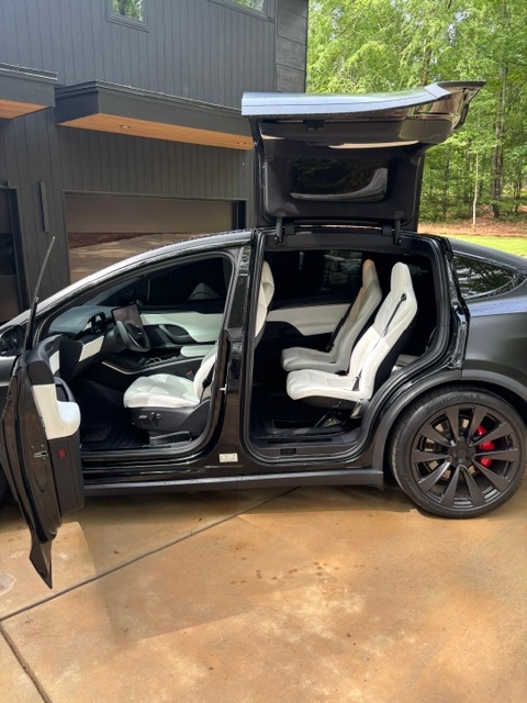 TESLA MODEL X PLAID - 8
