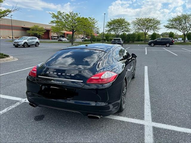 Porsche Panamera main image
