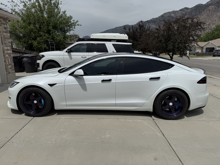 TESLA MODEL S PLAID - 6