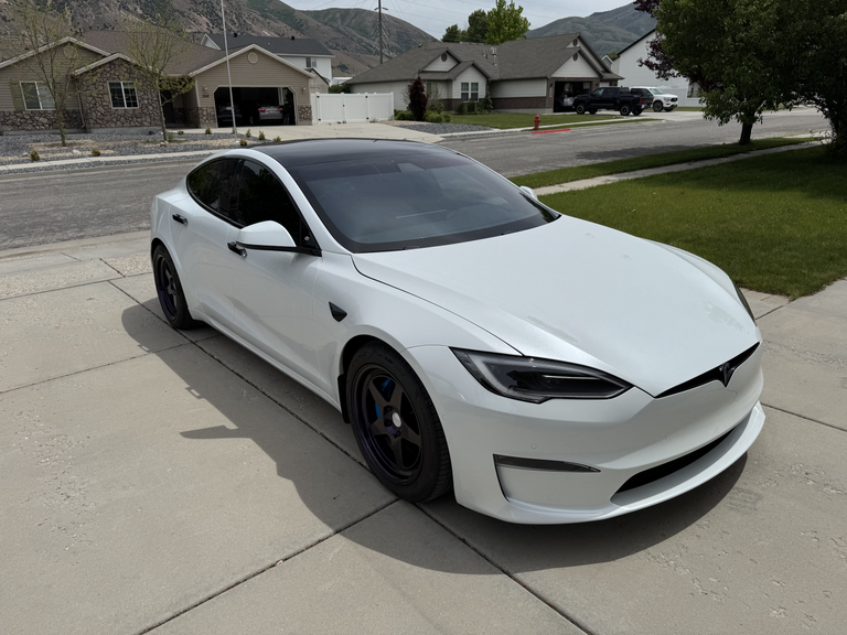 TESLA MODEL S PLAID - 10