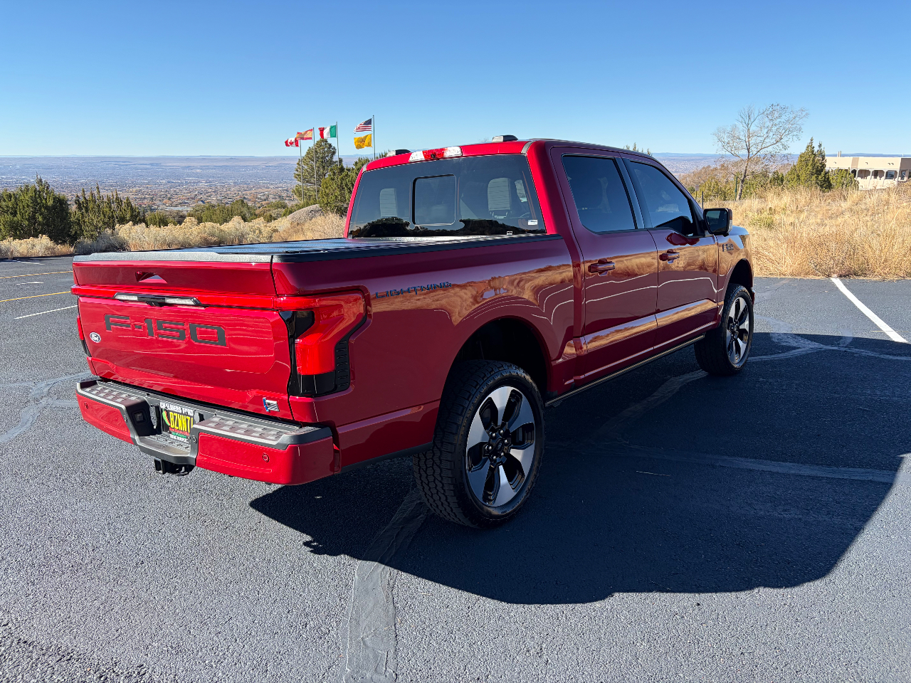 صورة 3 لـ 2024 FORD F-150 LIGHTNING PLATINUM