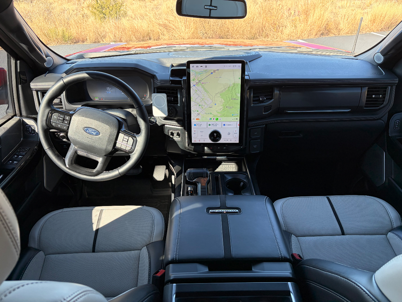 2024 FORD F-150 LIGHTNING PLATINUM — миниатюра 17