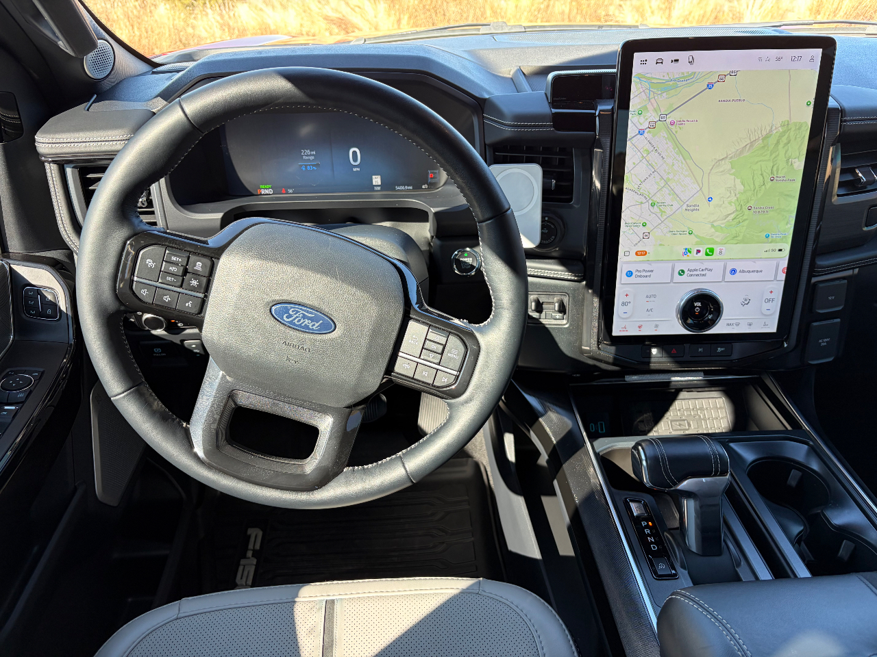 2024 FORD F-150 LIGHTNING PLATINUM — миниатюра 18