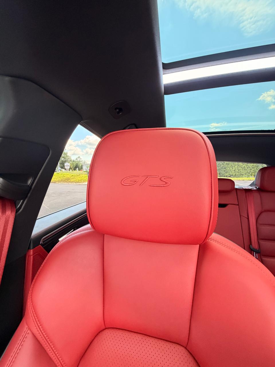 2021 Porsche MACAN MACAN GTS — миниатюра 15