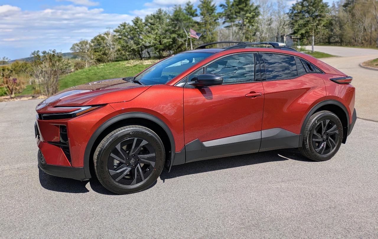 صورة 1 لـ 2026 Toyota C-HR SE
