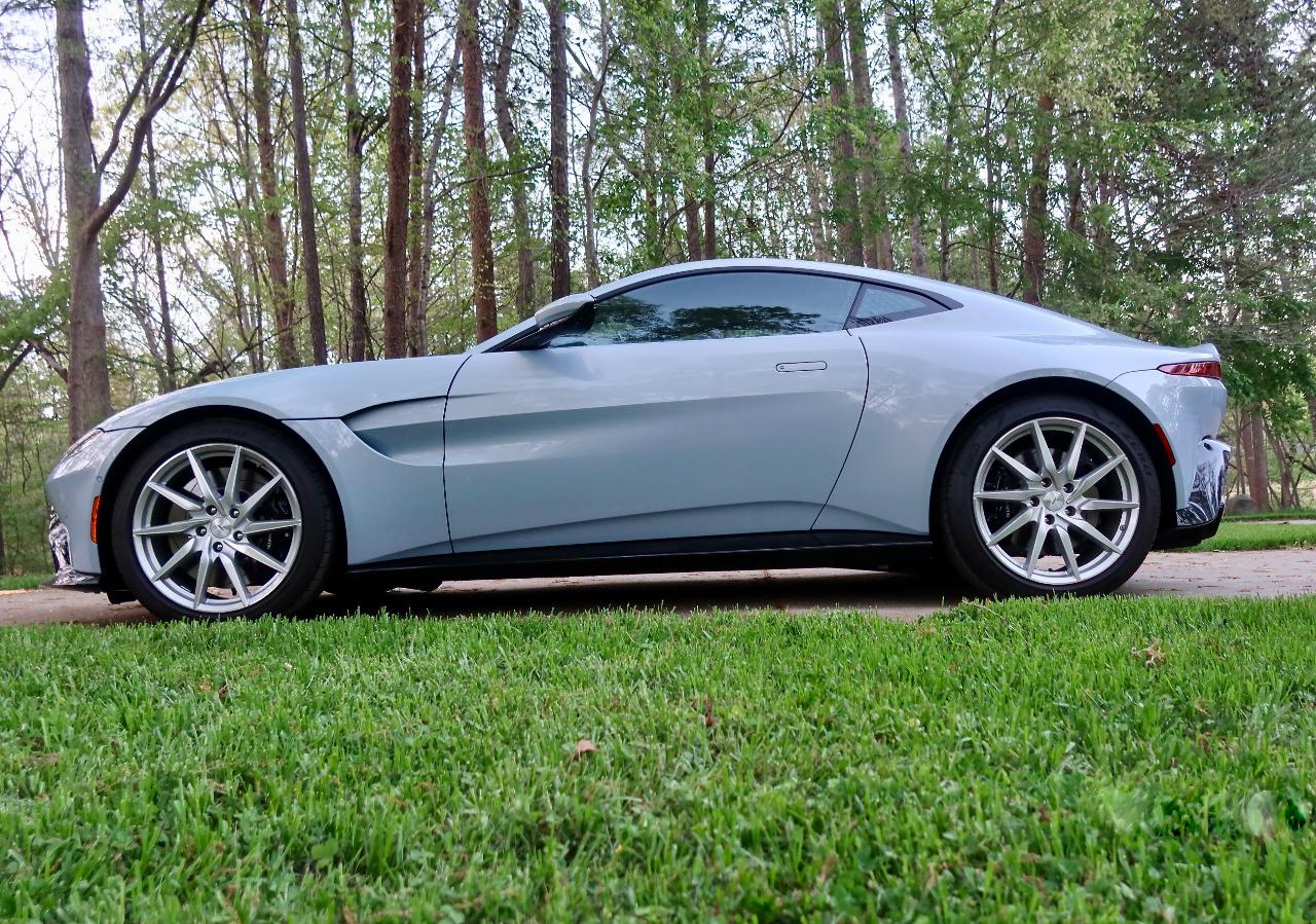 2020 Aston Martin VANTAGE BASE — фото 2