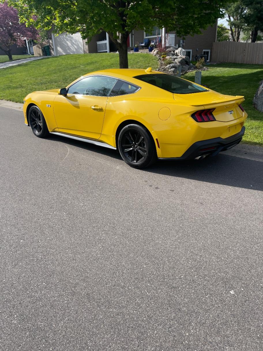 صورة 9 لـ 2024 FORD MUSTANG GT