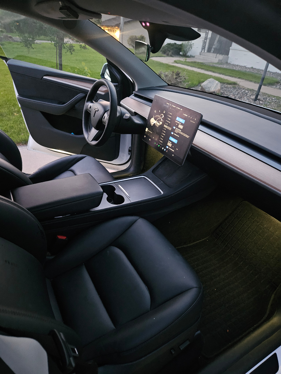 TESLA MODEL Y LONG RANGE - 4