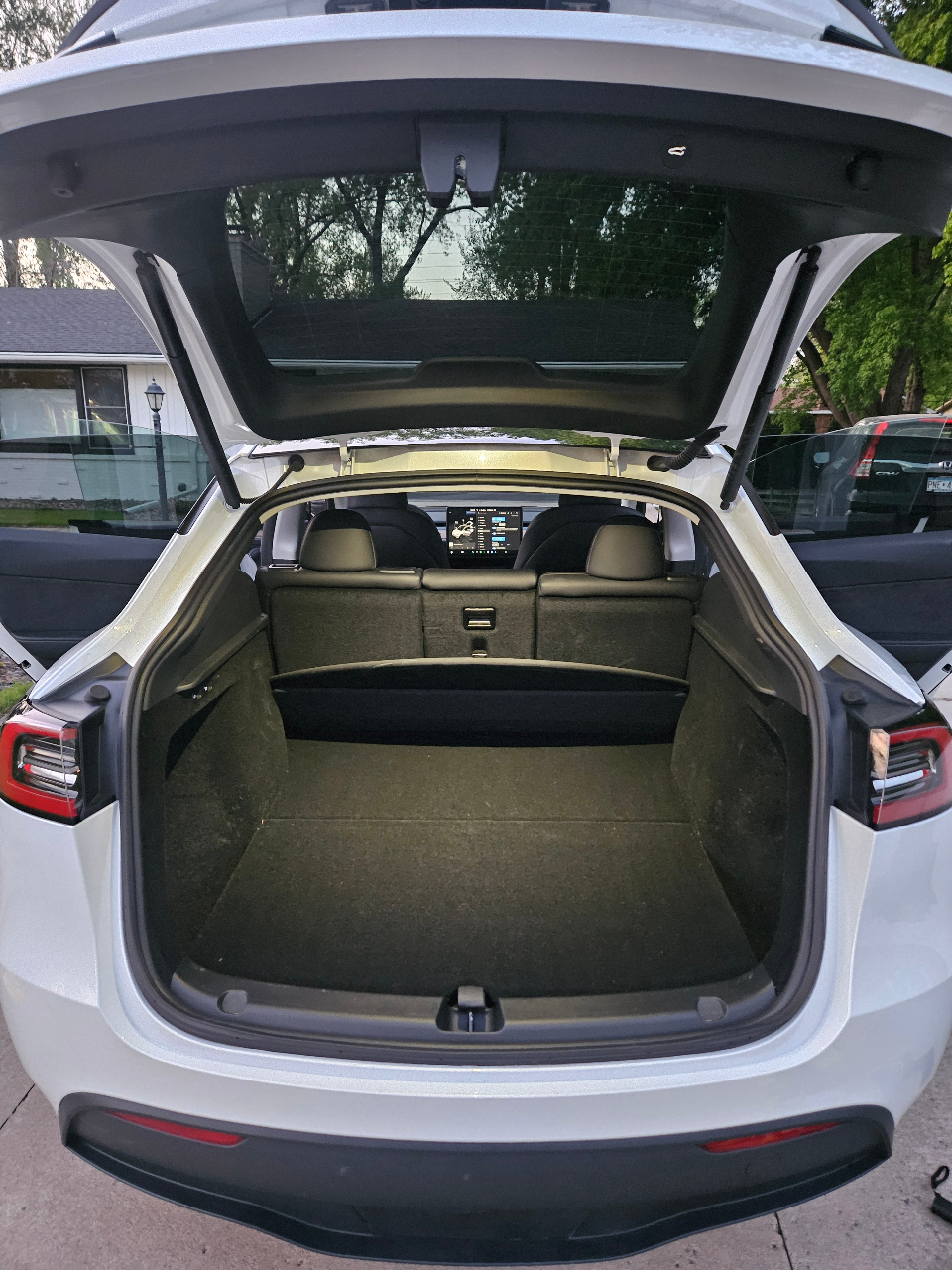 TESLA MODEL Y LONG RANGE - 5