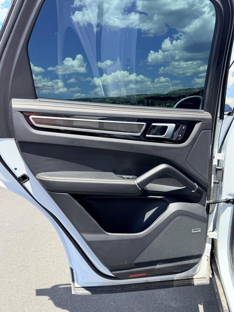 2022 Porsche CAYENNE CAYENNE E-HYBRID — фото 12