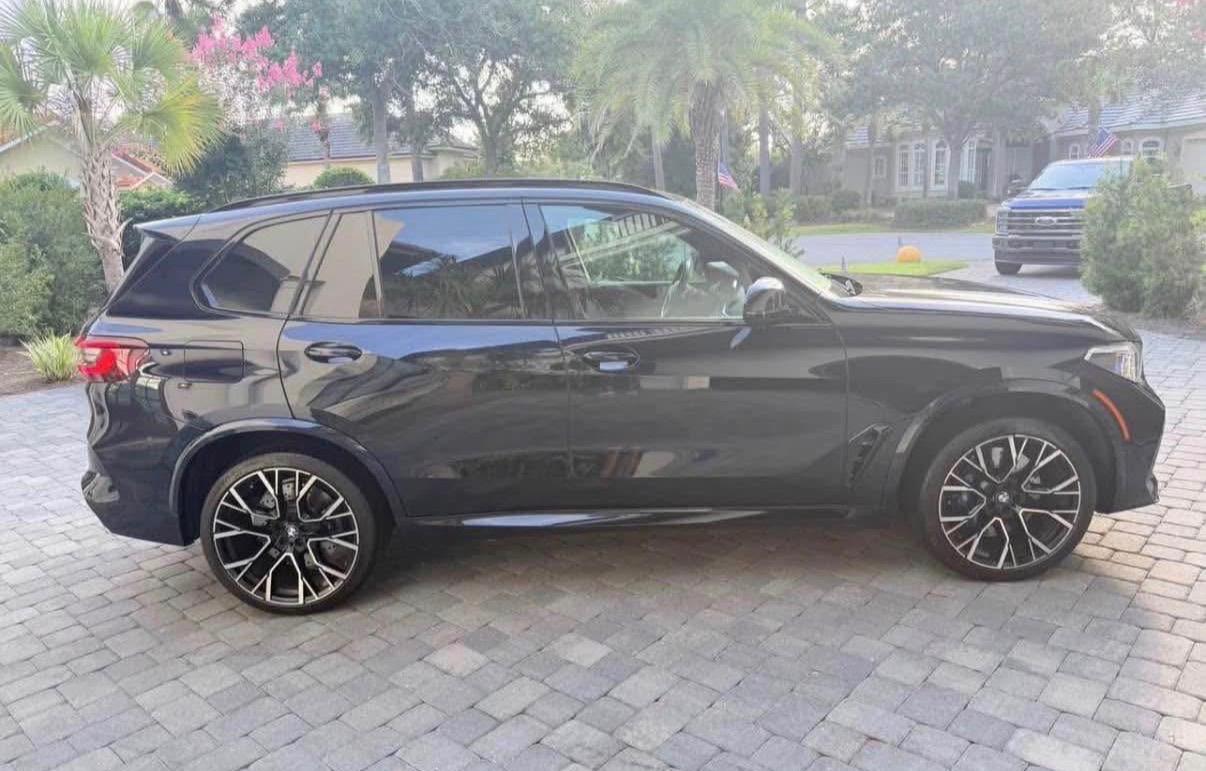 صورة 2 لـ 2022 BMW X5 M BASE