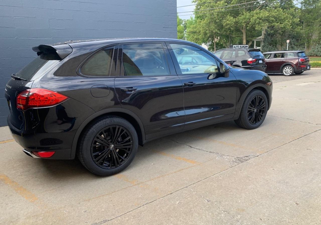 Porsche Cayenne main image