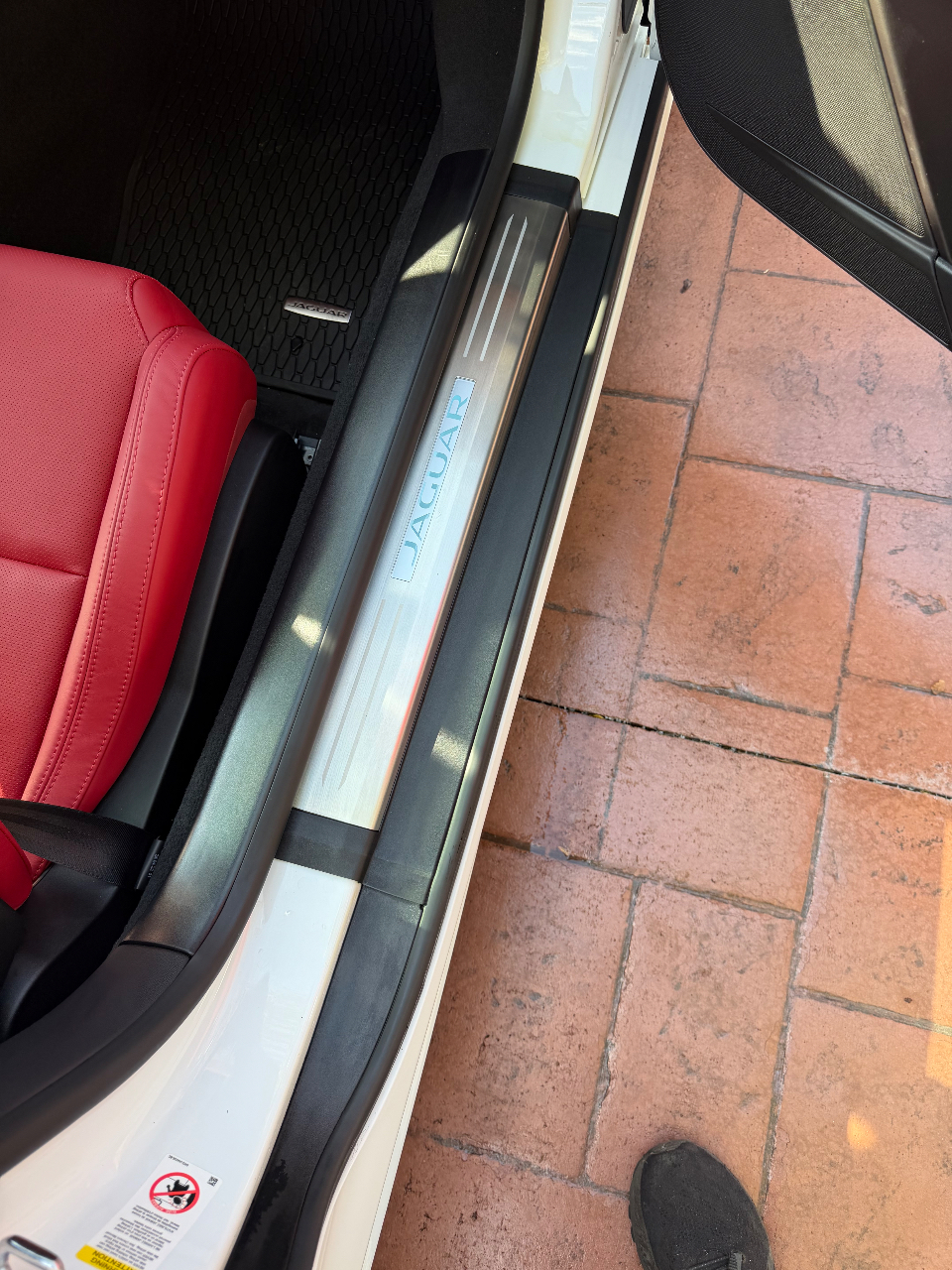 صورة مصغرة 16 لـ 2023 Jaguar F-TYPE R