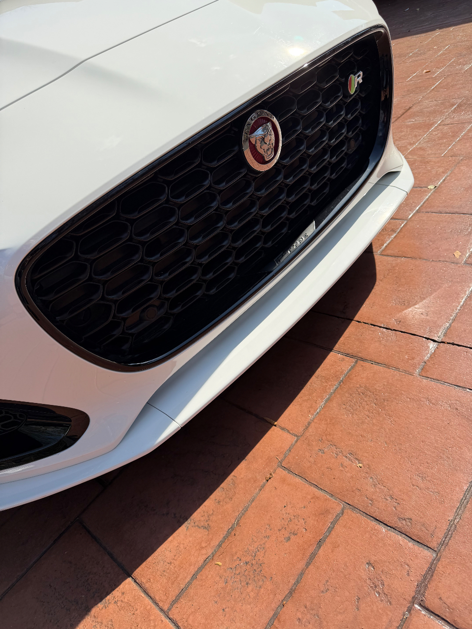 صورة مصغرة 28 لـ 2023 Jaguar F-TYPE R