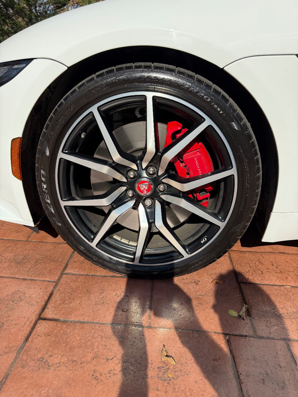 صورة 10 لـ 2023 Jaguar F-TYPE R