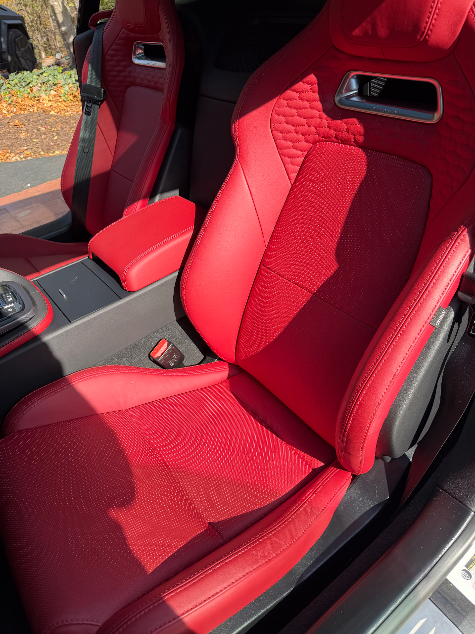 صورة مصغرة 19 لـ 2023 Jaguar F-TYPE R
