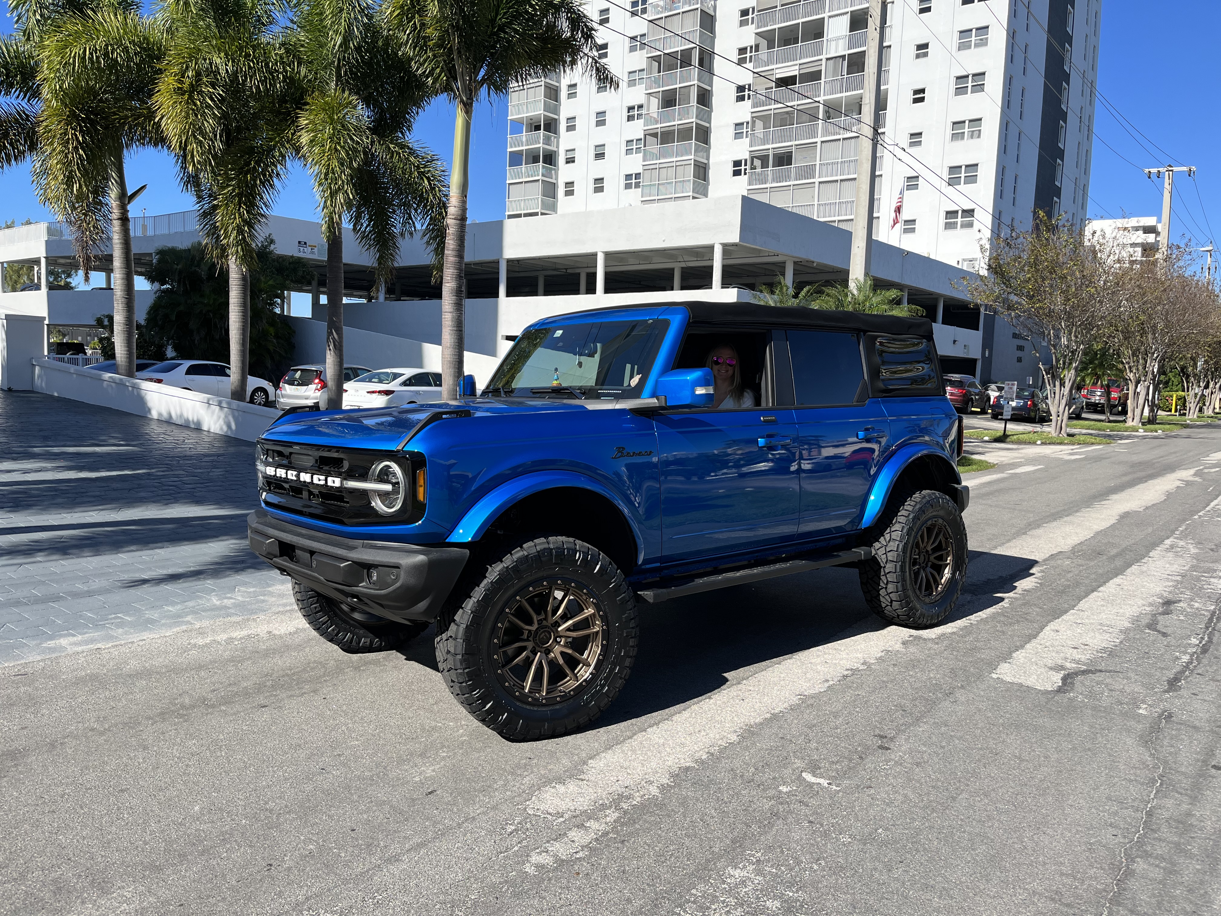 FORD BRONCO OUTER BANKS - 1