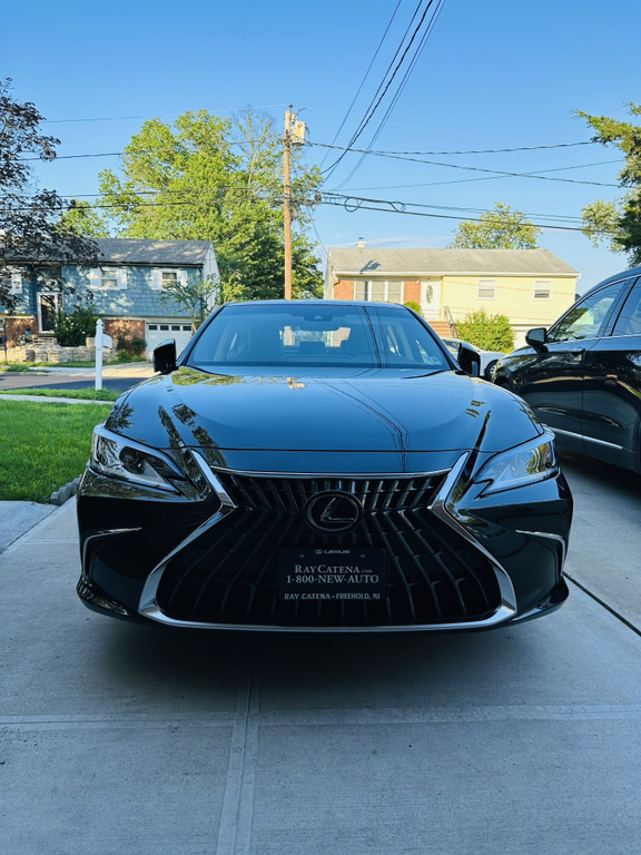 صورة 3 لـ 2023 Lexus ES 300H BASE