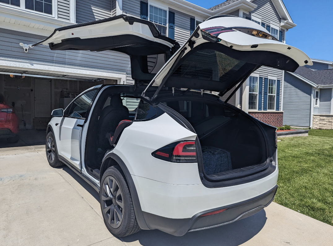 صورة 10 لـ 2024 Tesla MODEL X LONG RANGE