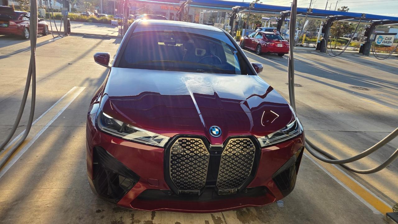 2025 BMW IX M60 照片 2