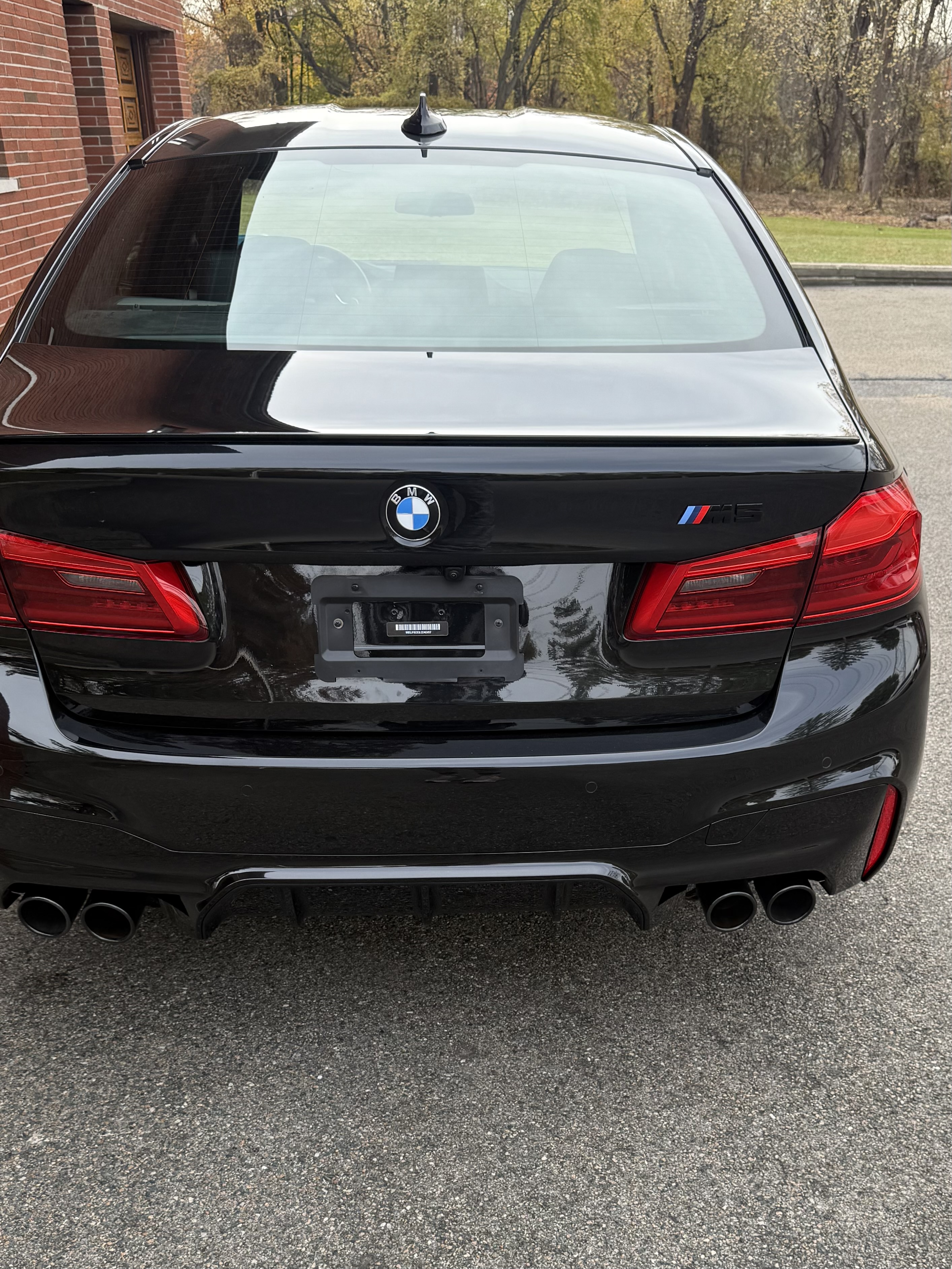 صورة 6 لـ 2020 BMW M5 BASE