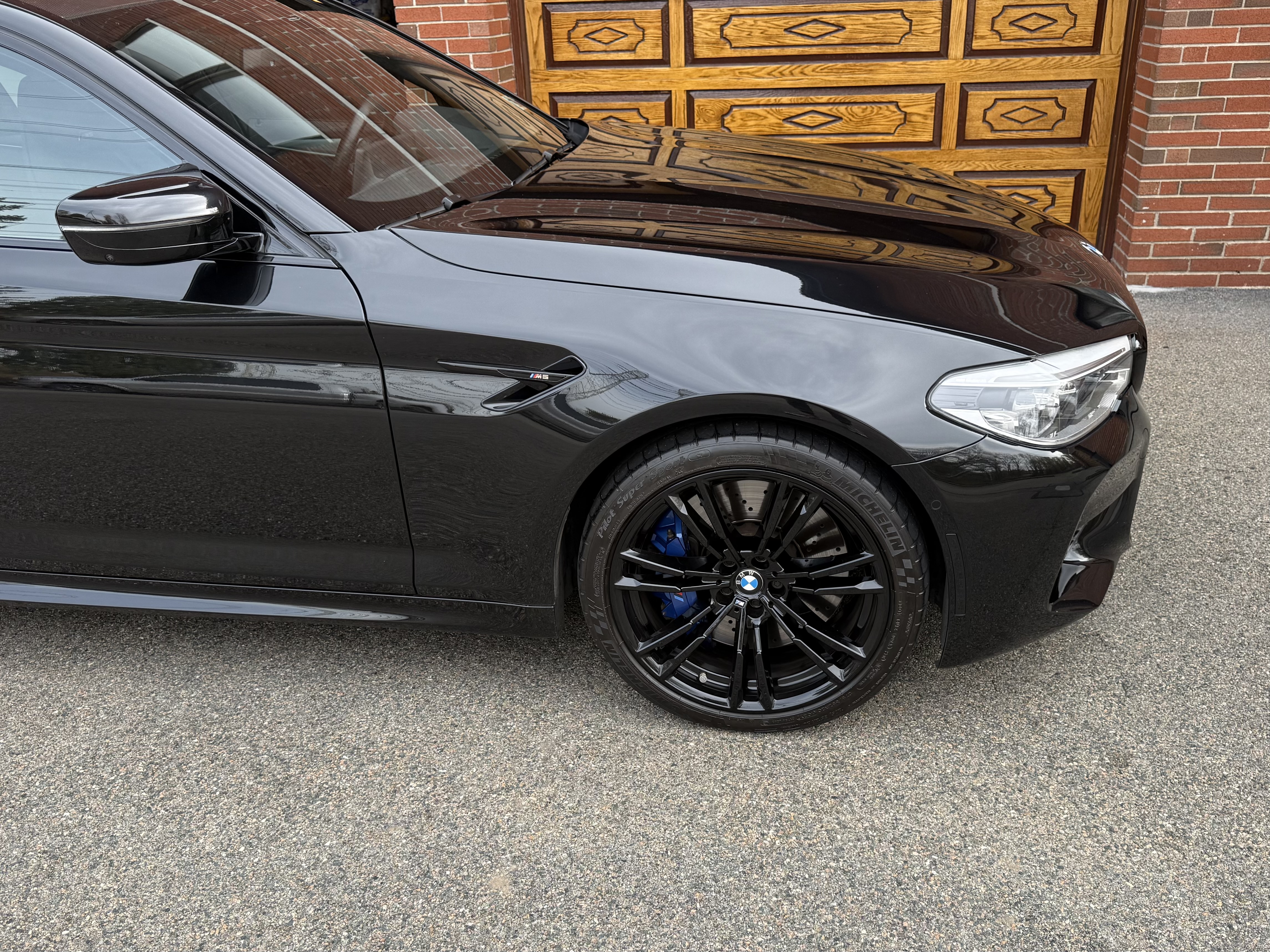 صورة 1 لـ 2020 BMW M5 BASE
