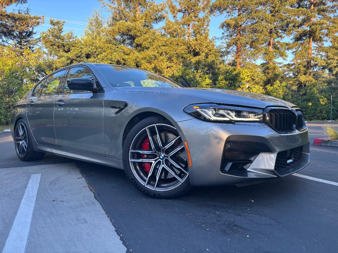 صورة 1 لـ 2021 BMW M5 BASE