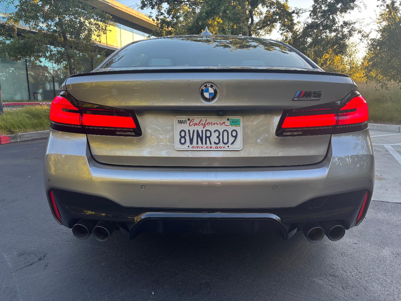 صورة 6 لـ 2021 BMW M5 BASE
