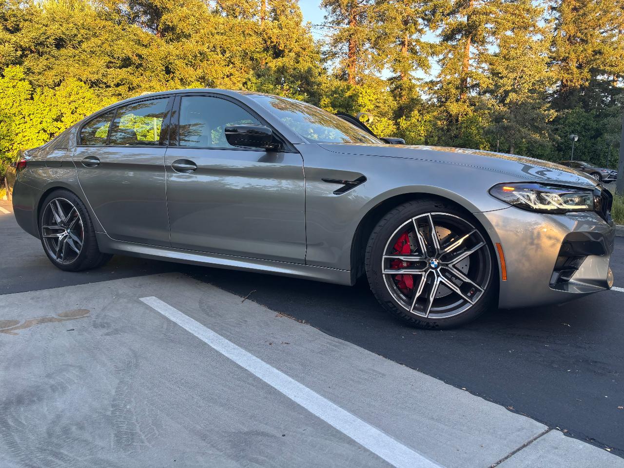 صورة 2 لـ 2021 BMW M5 BASE