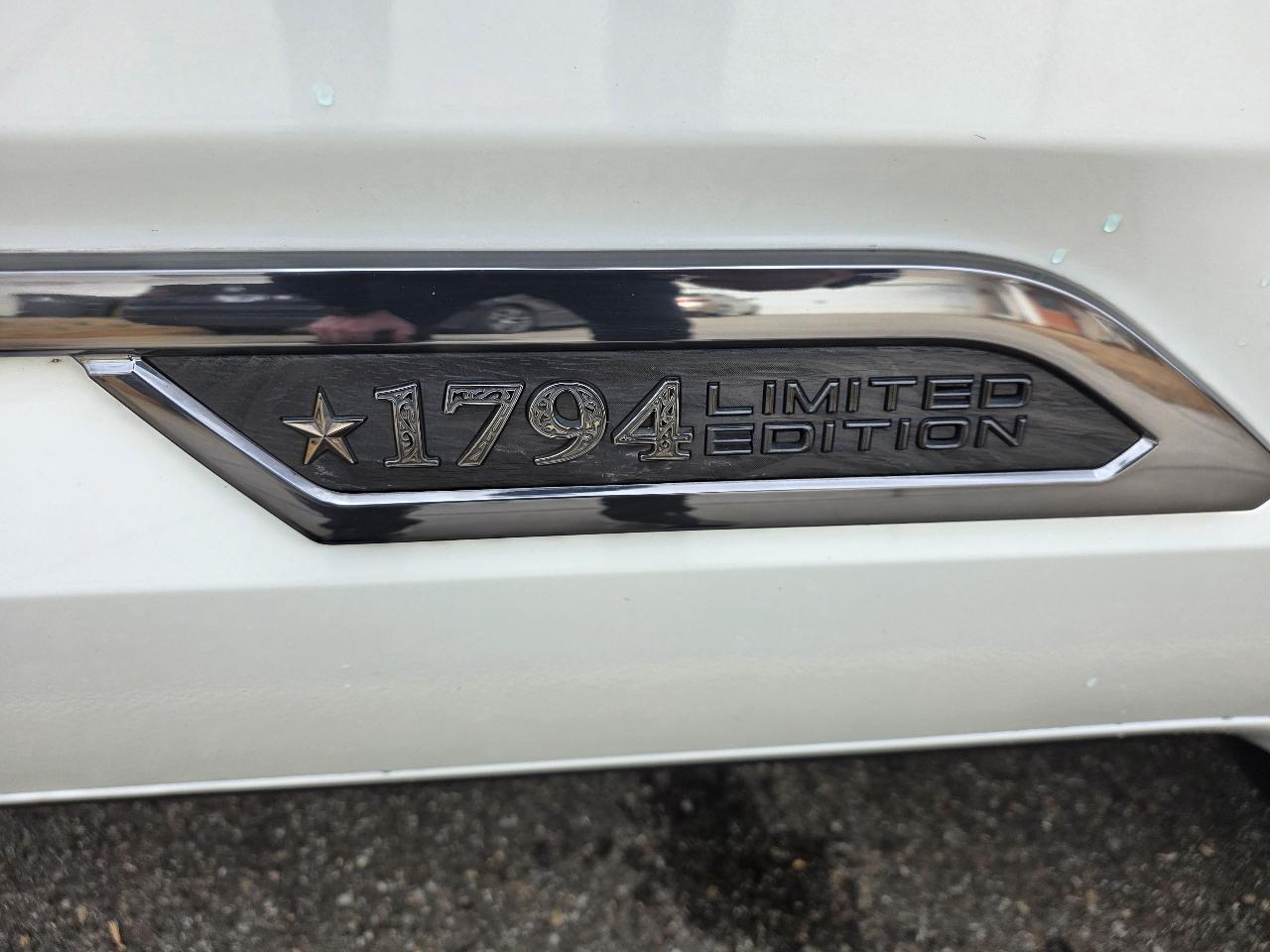 2024 Toyota TUNDRA HYBRID 1794 EDITION photo 10