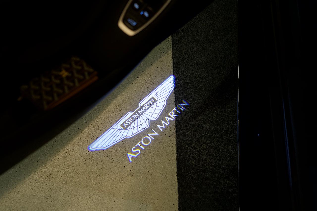 2020 Aston Martin VANTAGE BASE 照片 15