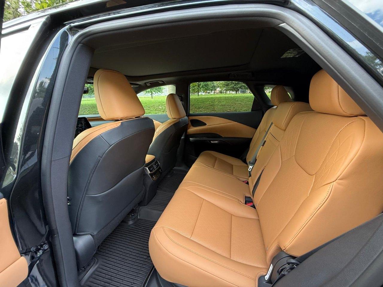 صورة 8 لـ 2025 Lexus RX 350H PREMIUM PLUS