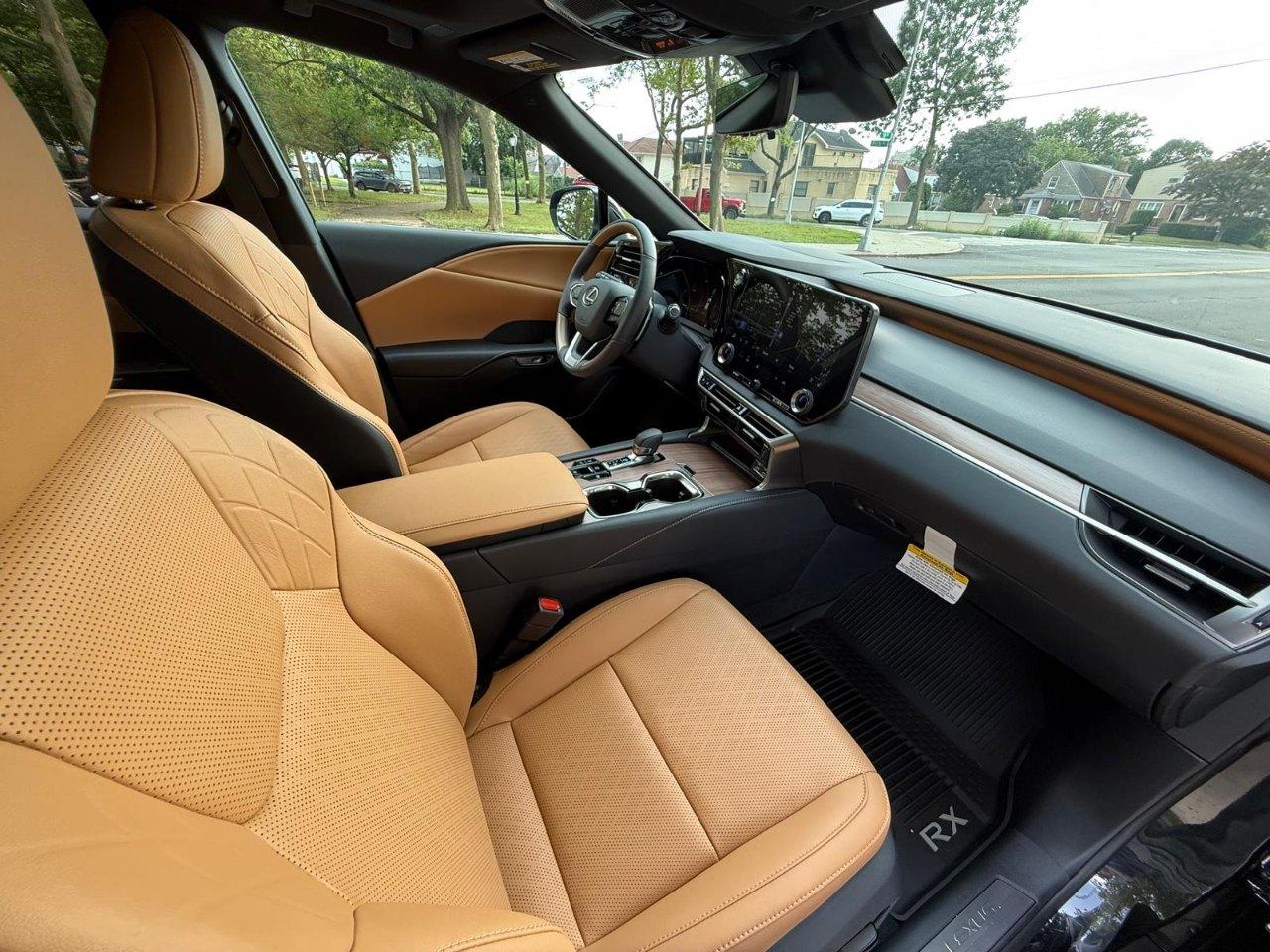 صورة 7 لـ 2025 Lexus RX 350H PREMIUM PLUS