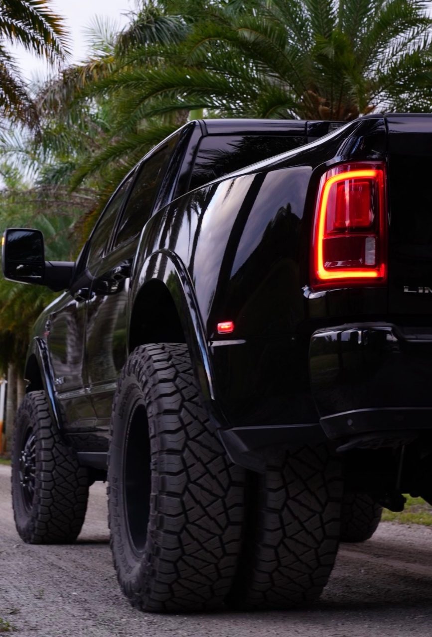 صورة 2 لـ 2025 RAM 3500 LIMITED