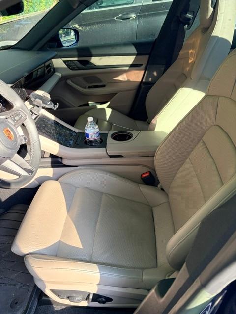 2022 Porsche TAYCAN 照片 8